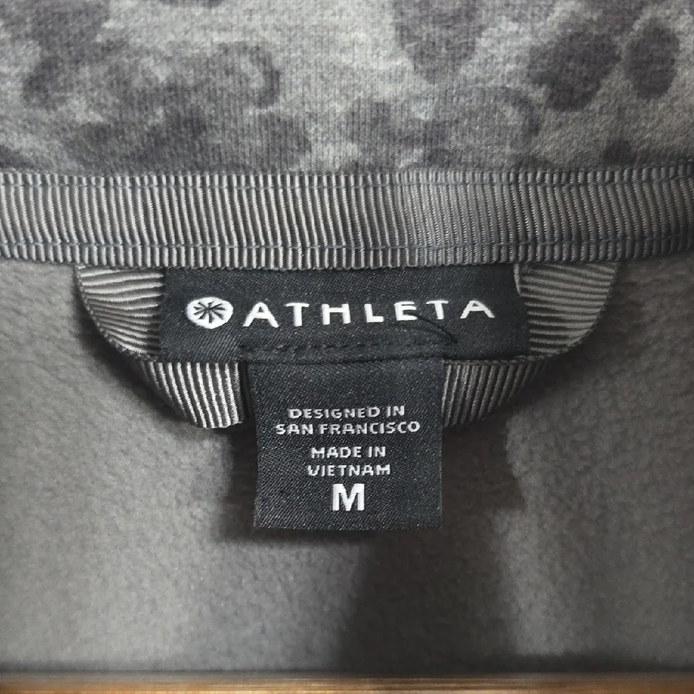 Athleta Triumph Printed Full Zip Hoodie Gray Leopard - Medium - Picture 3 of 11